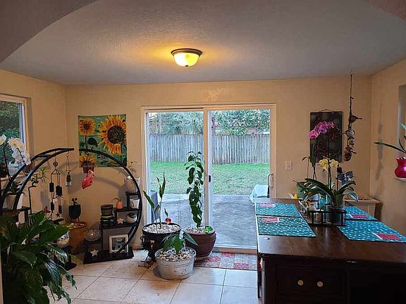 4th image of 3883 San Gabriel Dr