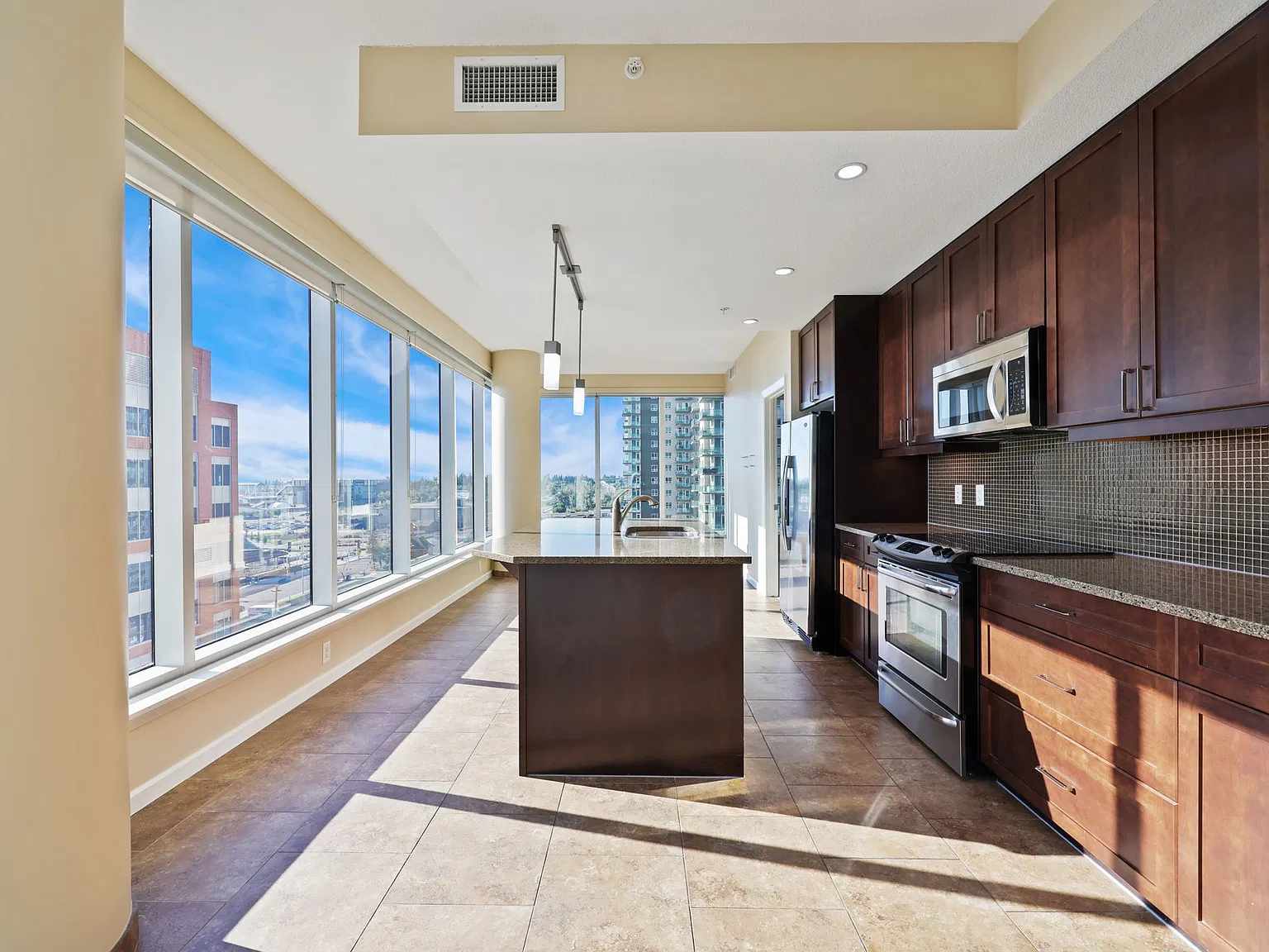 Incredible Views! 2 Bedroom 2 Bath in the NUERA Building! (L955) — Photo 3