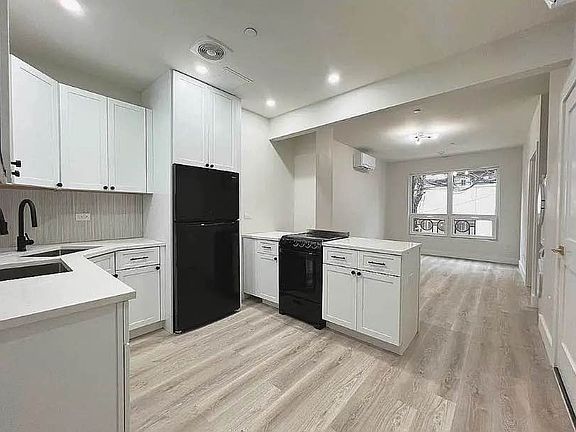 5th image of 952 Bedford Ave #2B