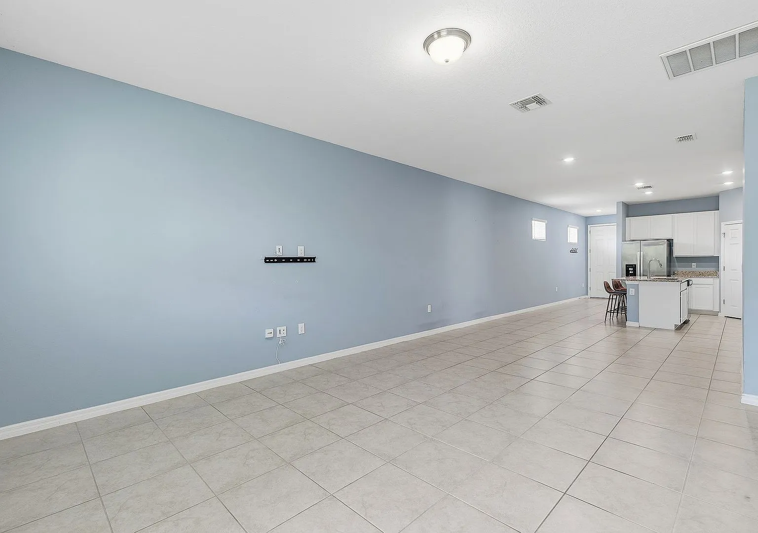 Beautiful 3 Bedroom 2 Bath Coastal Woods Home With Private Reserve Backyard — Photo 4