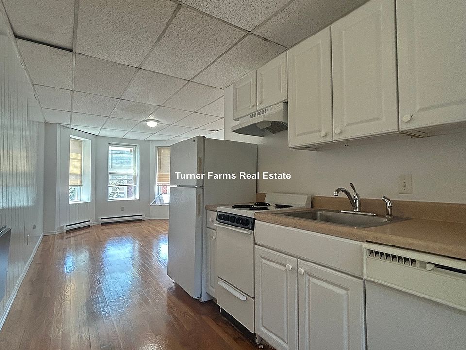 1st image of 199 Strathmore Rd #U9