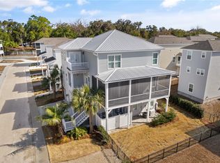 135 Mohr Club Dr, Darien, GA 31305