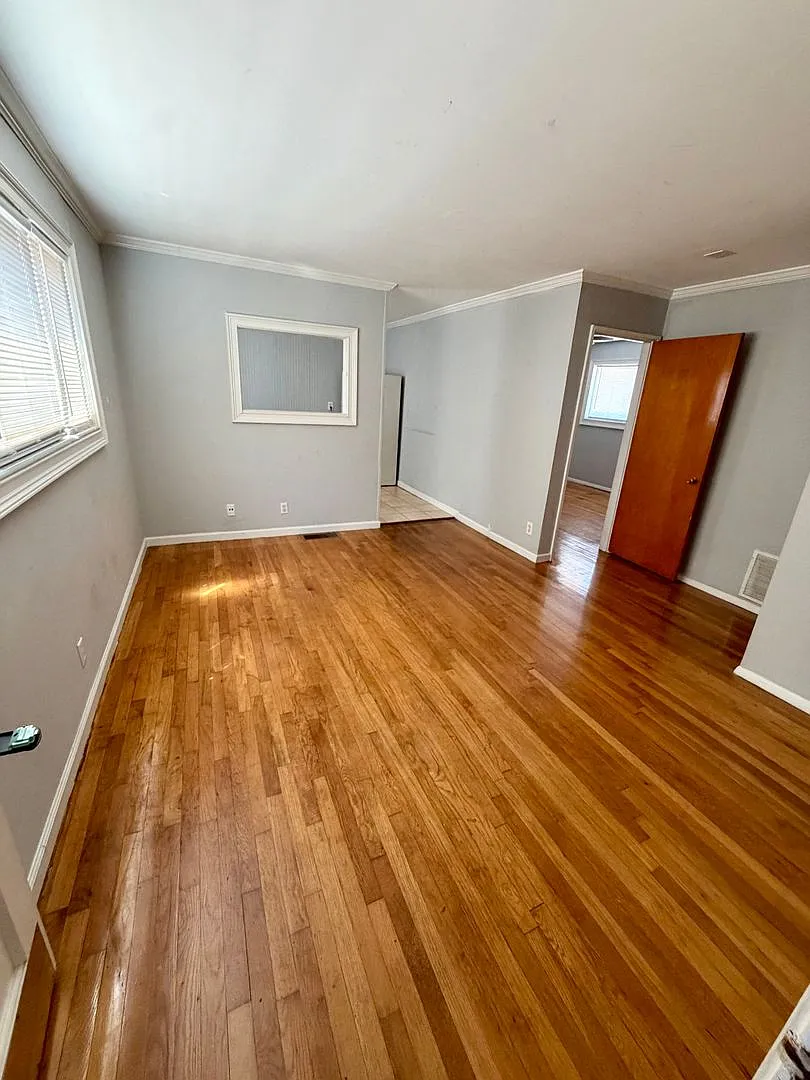 1008 St. Charles Avenue — Photo 3