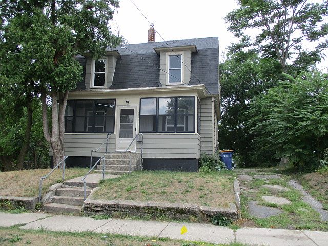 1st image of 1011 Prospect Ave SE
