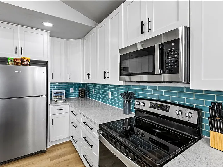 252 Flamingo St — Photo 13