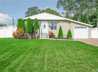 17 Havemeyer Ln, Commack, NY 11725