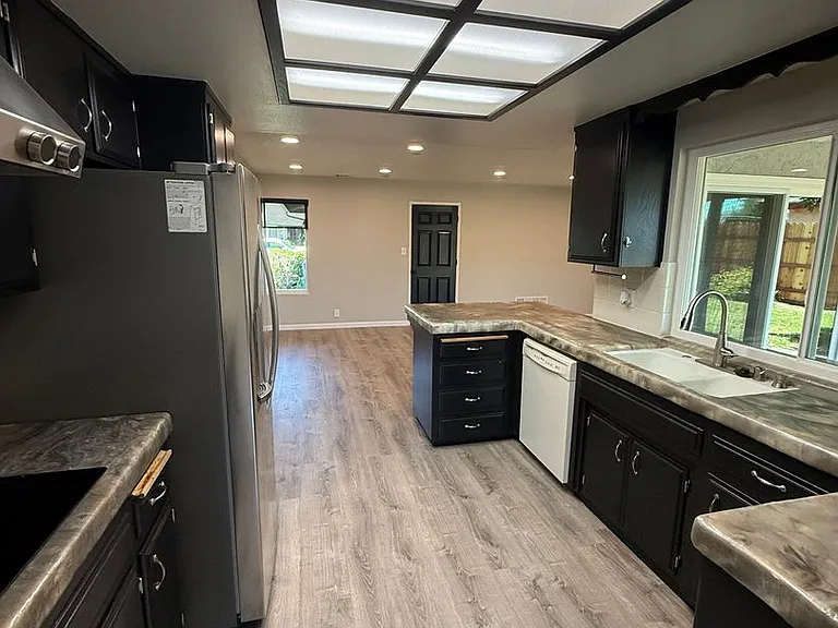 708 Meadow Way — Photo 12