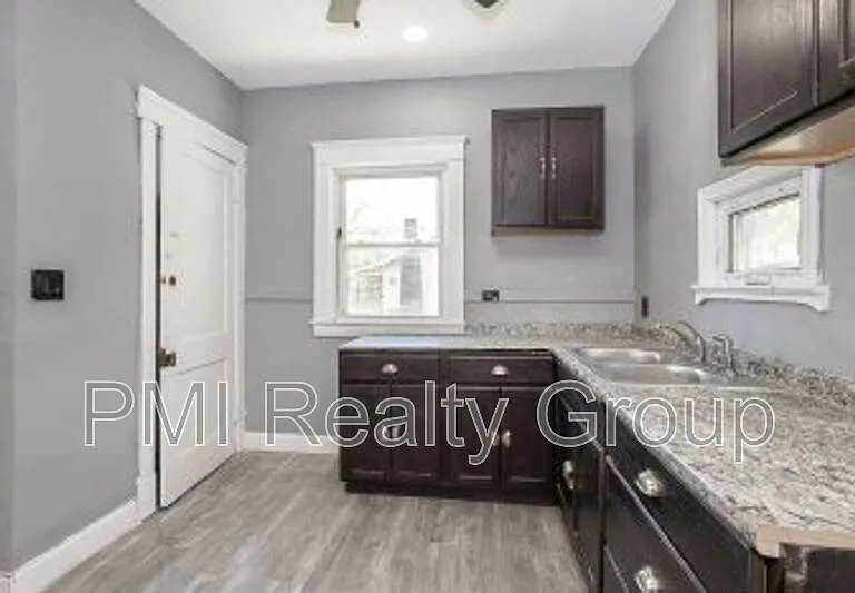 12203 Castlewood Ave — Photo 14
