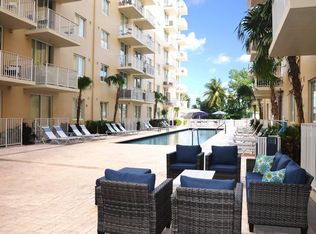 Miami Riverfront Residences, Miami, FL 33125