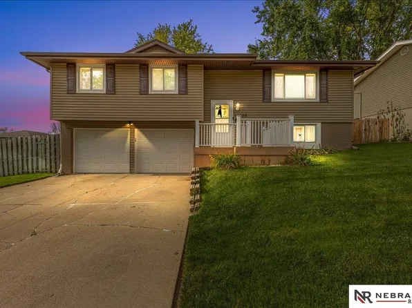 13703 Edna St, Omaha, NE 68138