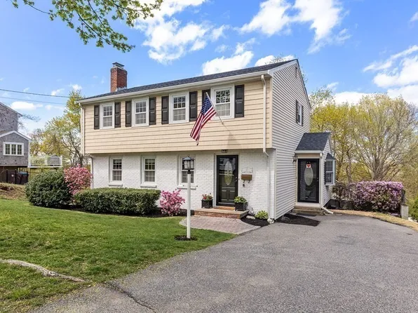 27 Harborview Dr, Hingham, MA 02043