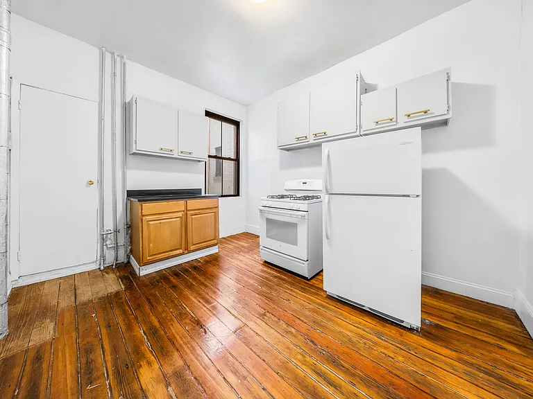 268 W 12th St #4W — Photo 4