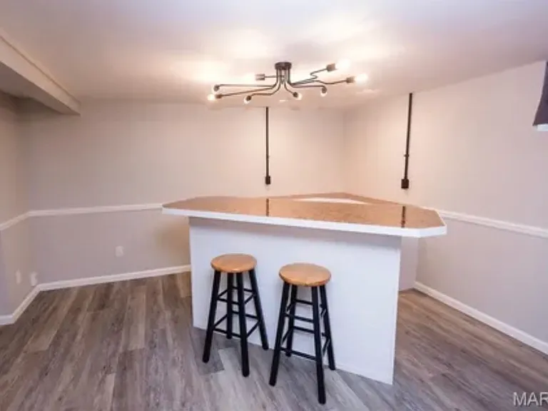 1327 Kraft St — Photo 12