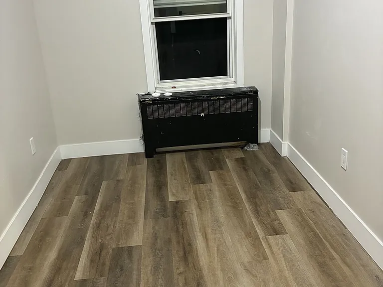 748 Barton St E #1 — Photo 3