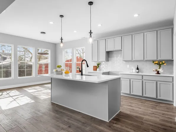 60 Oak St, Delaware, OH 43015