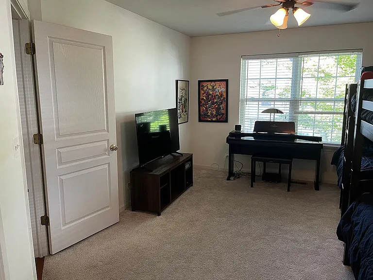 1290 Derry Ln #1290 — Photo 9