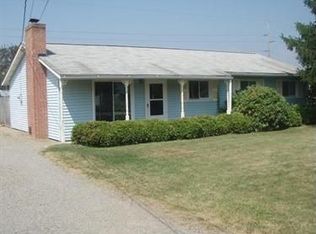 26 Robinhood Dr, Cranberry Twp, PA 16066