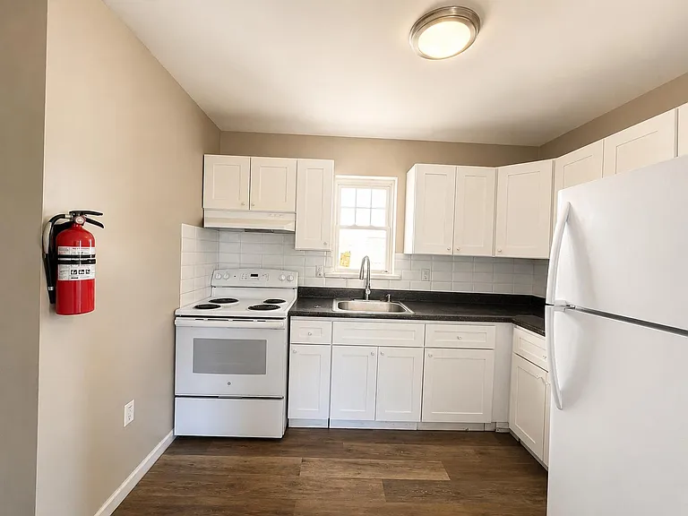 242 Rosa Parks Blvd #2 — Photo 2