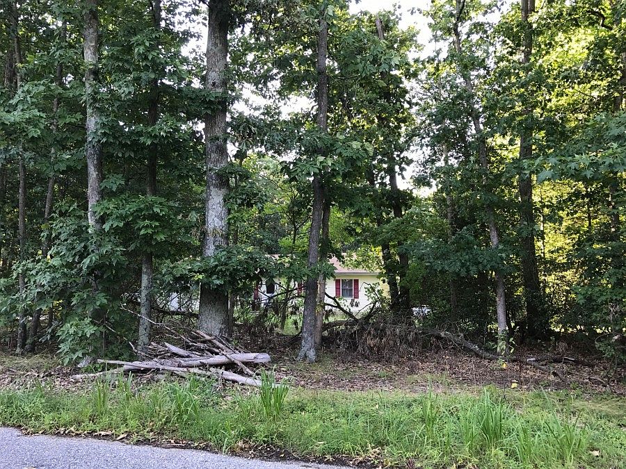 2nd image of 122 McKishen Rd