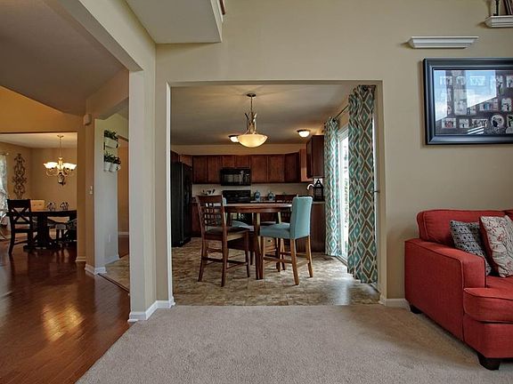 4th image of 817 Bristol Ct