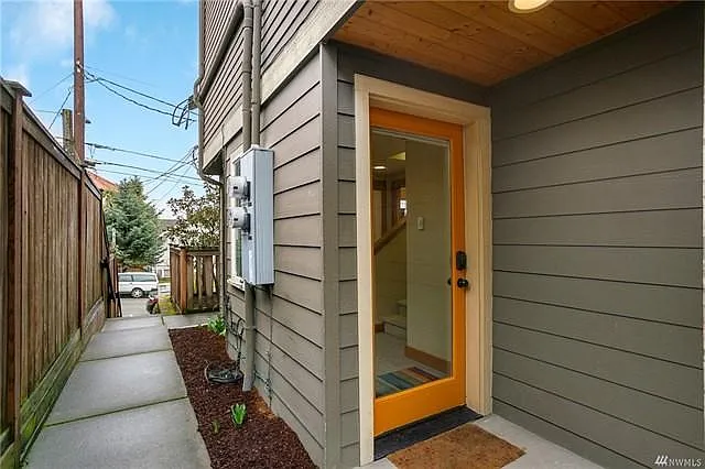 S King St, Seattle — Photo 4