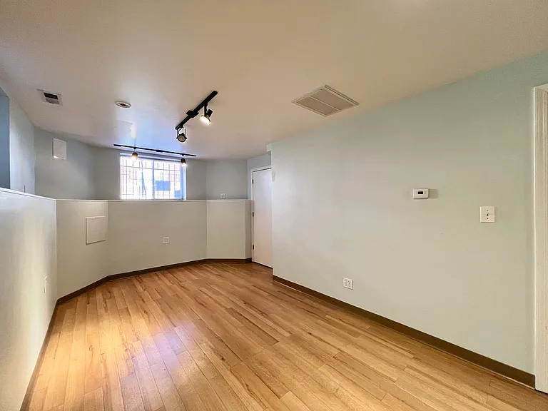 2915 N Lawndale Ave #0 — Photo 2