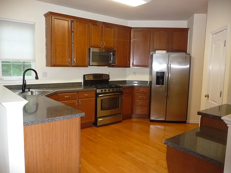 220 Roosevelt Dr — Photo 16