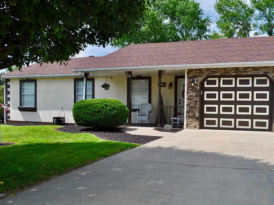 1st image of 102 Elizabeth Way
