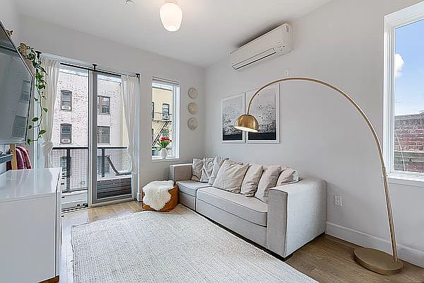 1st image of 26 E 19th St #3D