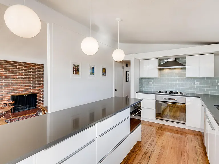 2596 S Meade St — Photo 4