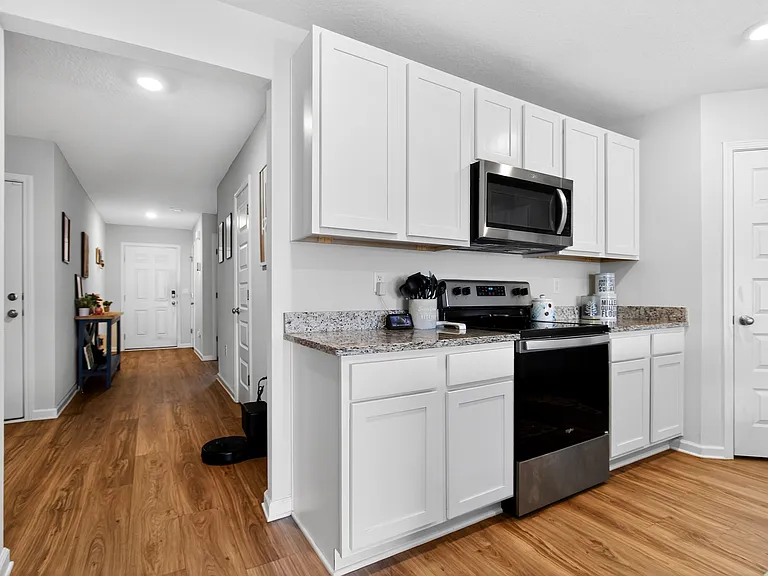 727 Quintana St — Photo 6