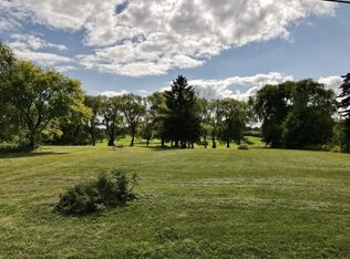 3319 W Mequon Rd, Mequon, WI 53092