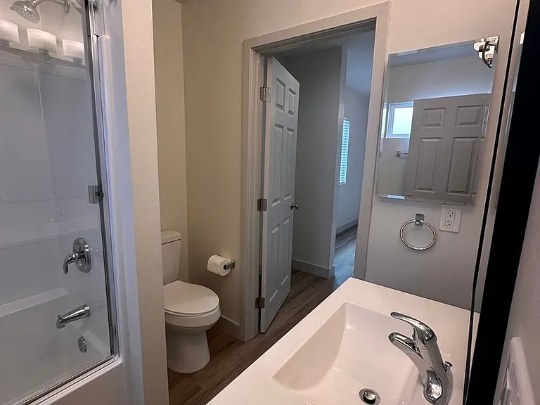 906 Emory Street 931 #933 — Photo 17