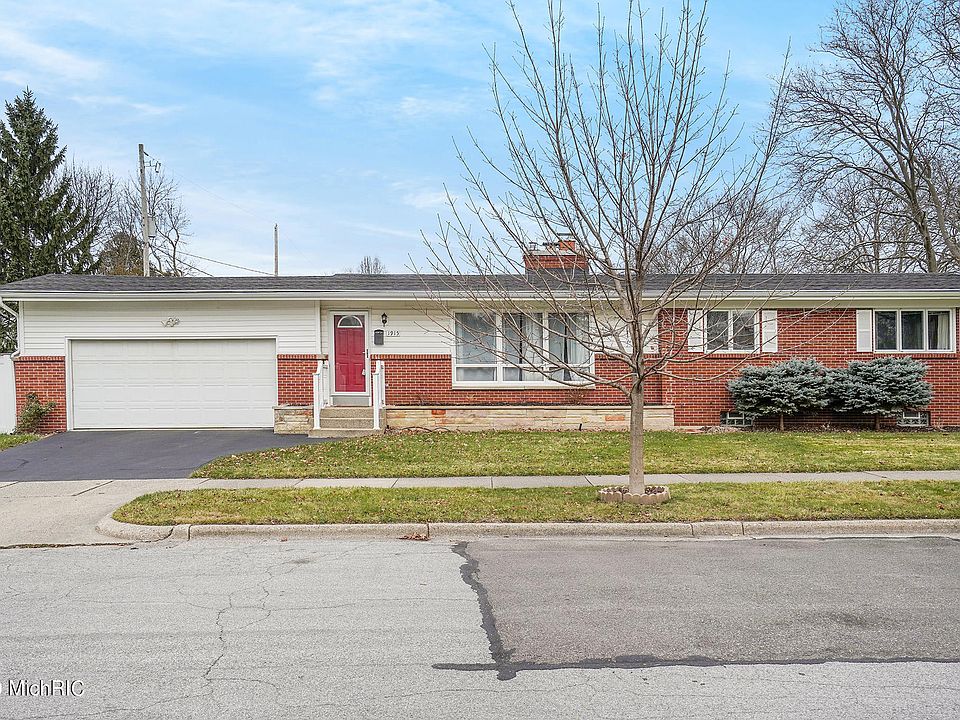 1st image of 1915 Lynne Ln NW