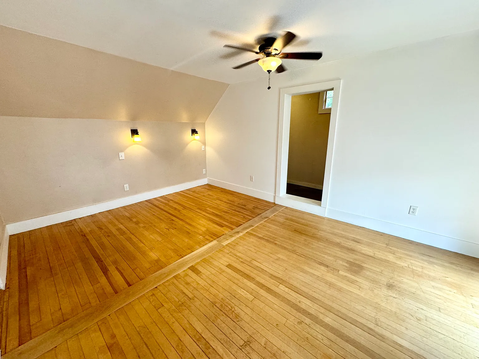 2 bed, 761 sqft, $1,745 — Photo 2
