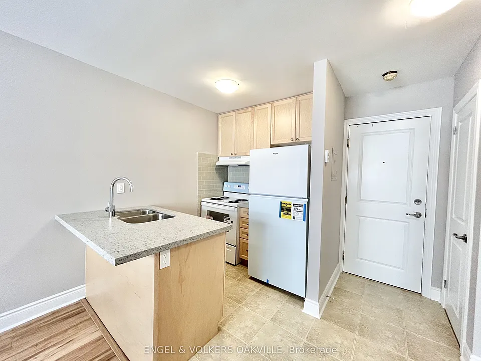 11 33rd St #204