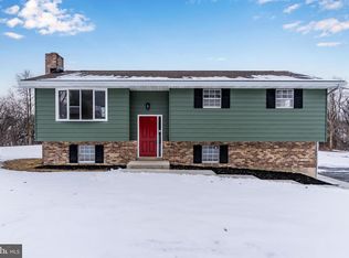 8 W Manor Ave, Enola, PA 17025