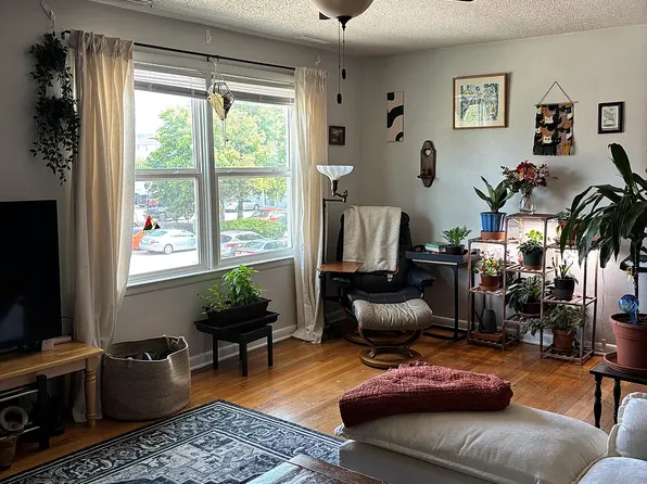136 Campus Ave Unit 4, Ames, IA 50014