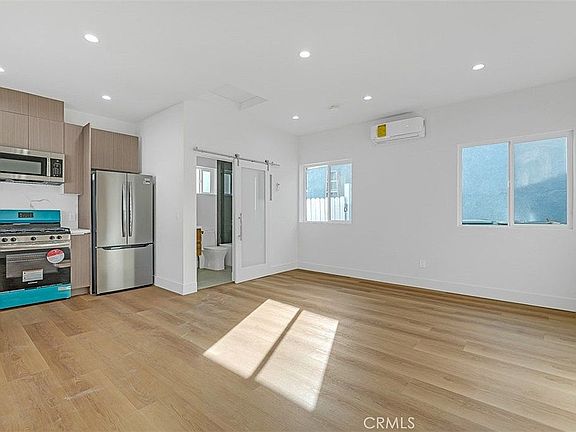 4th image of 2426 N Myers St #100