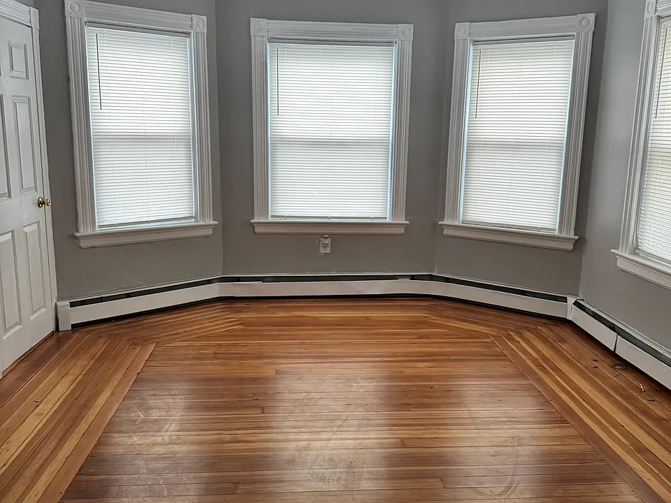 133 Indiana Ave #1