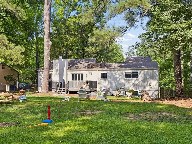 2506 Kingsley Dr NE — Photo 39
