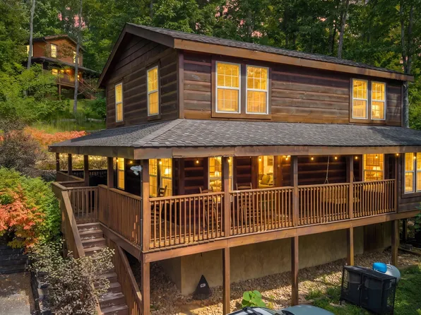 772 Deer Path Ln, Gatlinburg, TN 37738