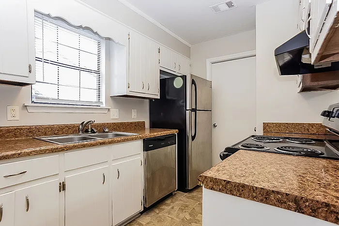 3511 Windermere Dr — Photo 6
