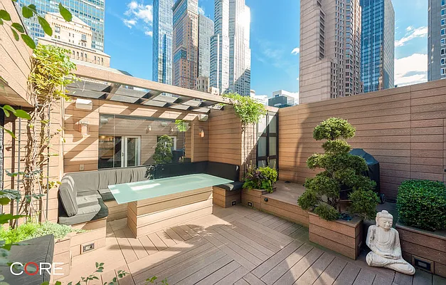 Rented by CORE | media 14