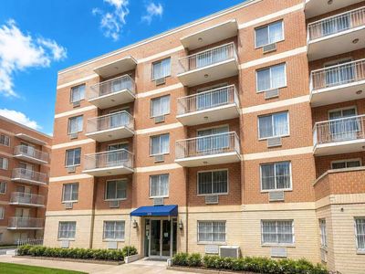 4373 Union St APT 2B, Flushing, NY, 11355