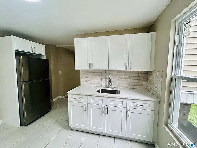 203 E Main St — Photo 3