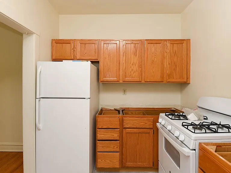 3508 N Wolcott Ave #2 — Photo 2