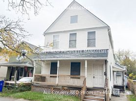 2341 W 7th St, Cleveland, OH