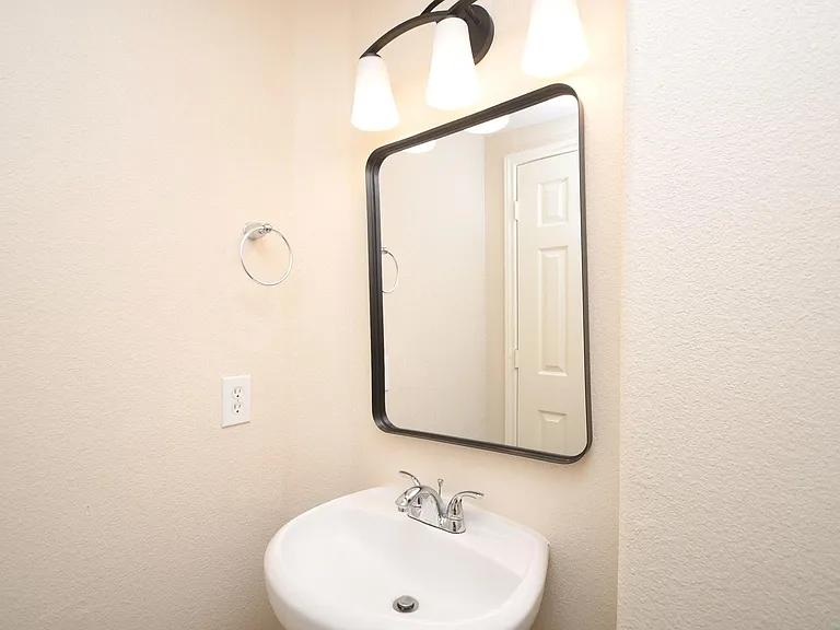 13111 Rippling Creek Ln — Photo 17