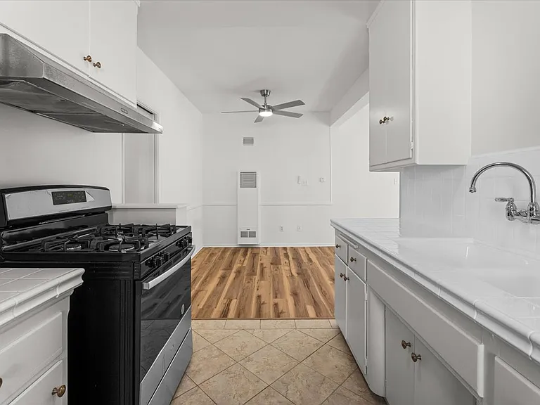 147 N La Peer Dr #9 — Photo 11